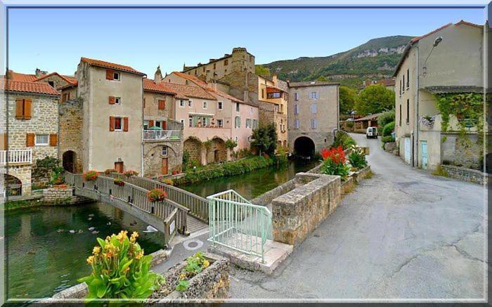 Chambre D Hotes Independante Dans Village Medieval Creissels 외부 사진