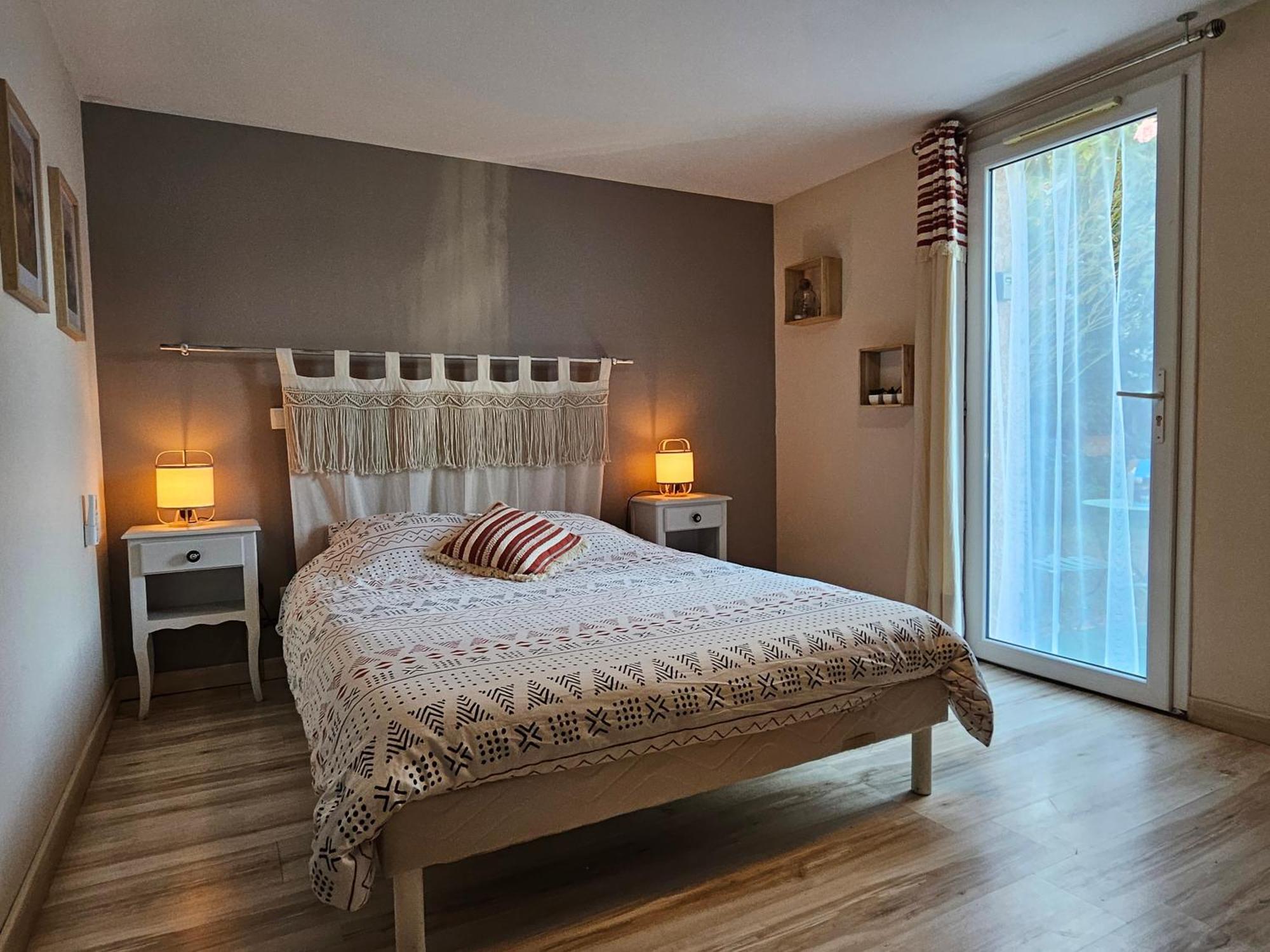 Chambre D Hotes Independante Dans Village Medieval Creissels 외부 사진
